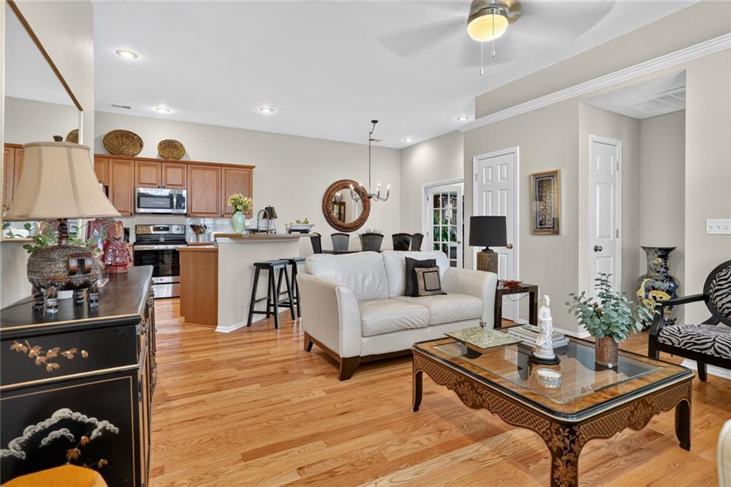 18560 W 158th Place Property Photo 3