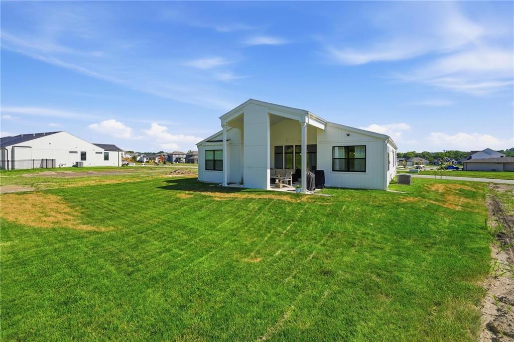 2132 Sw Wheatfield Drive Property Photo 39