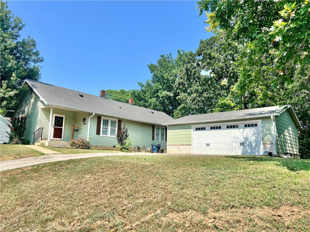 1004 N 2nd Street Property Photo 1