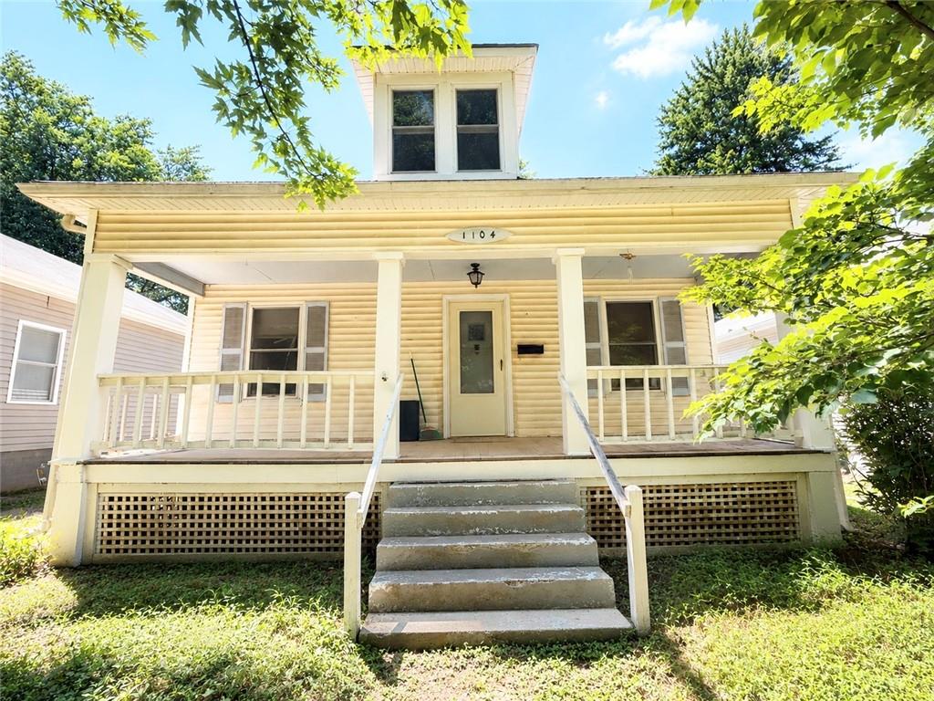 1104 S Sneed Avenue Property Photo 1
