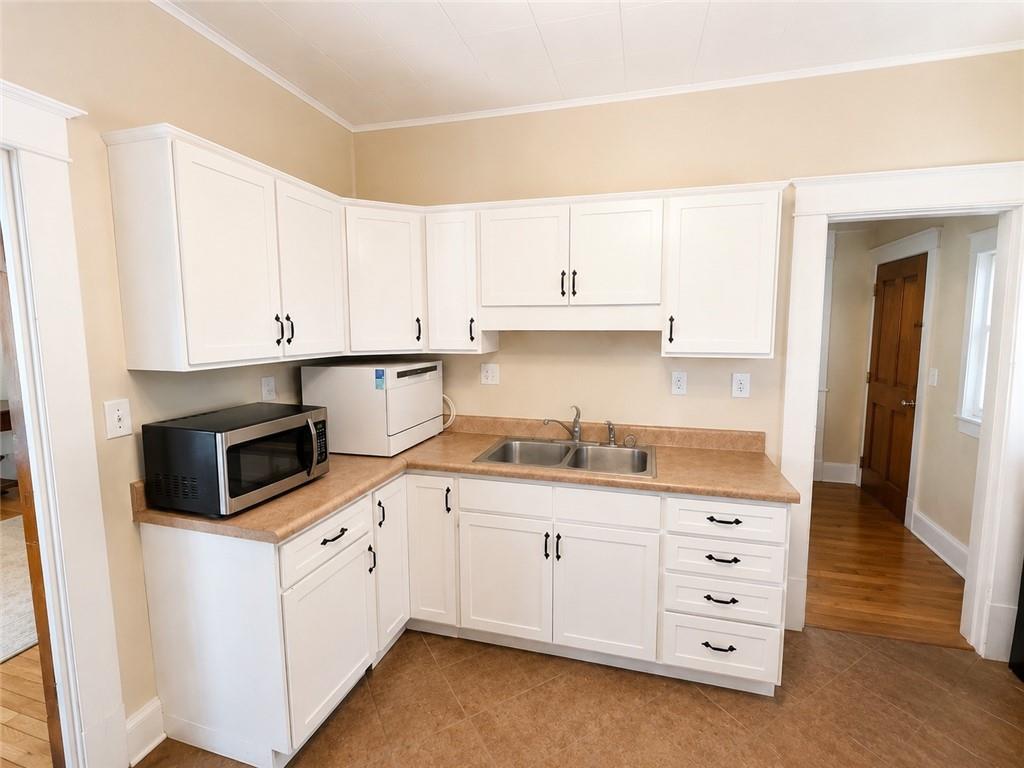 1104 S Sneed Avenue Property Photo 8