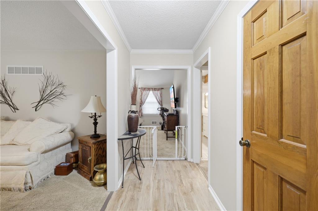 425 Sunview Circle Property Photo 2