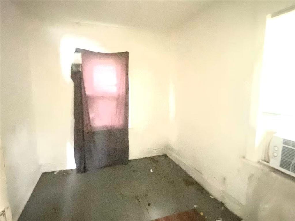 3015 E 60th Street Property Photo 5