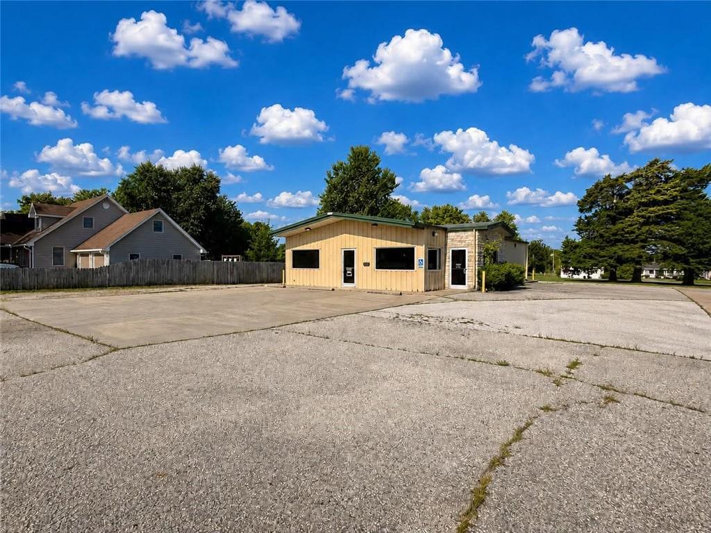 205 W Saint John Street Property Photo 6