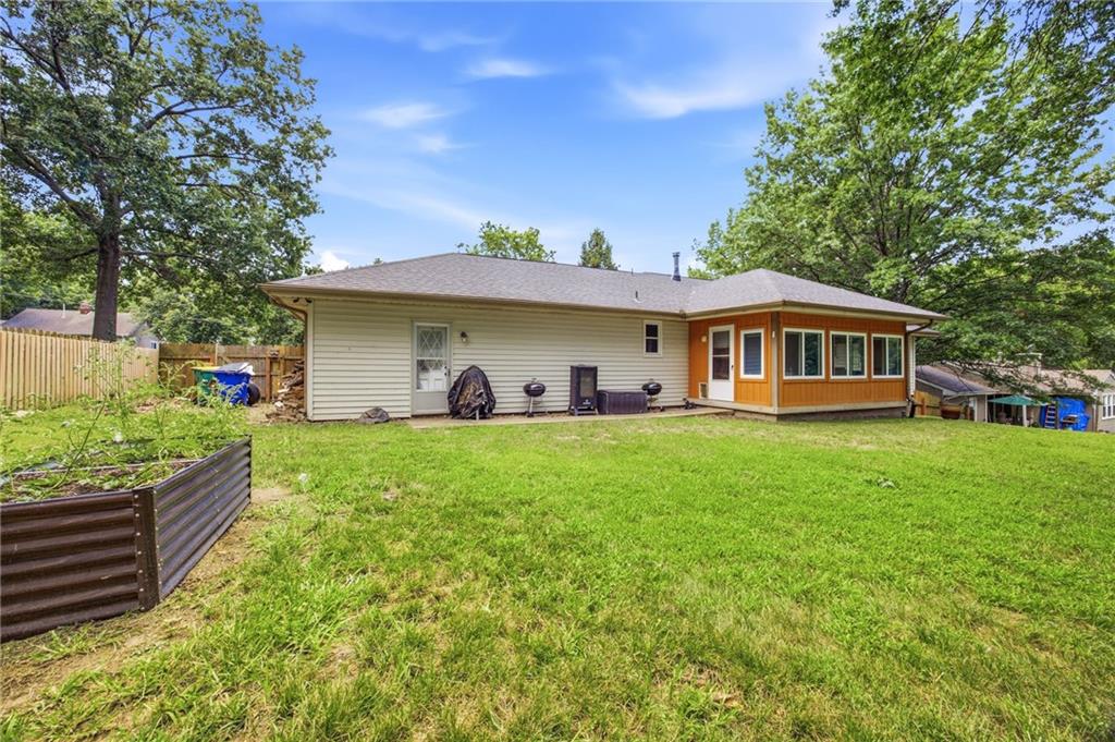 123 Grove Avenue Property Photo 33