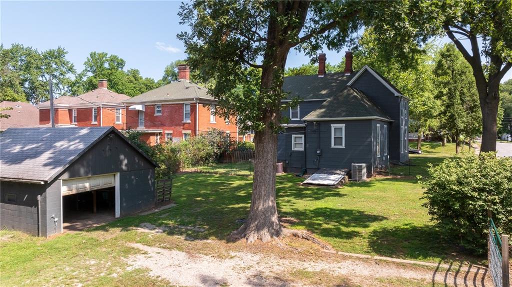 1919 South Street Property Photo 10