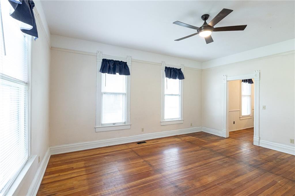 1919 South Street Property Photo 14