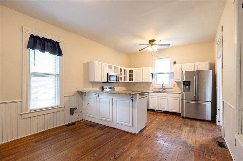 1919 South Street Property Photo 19