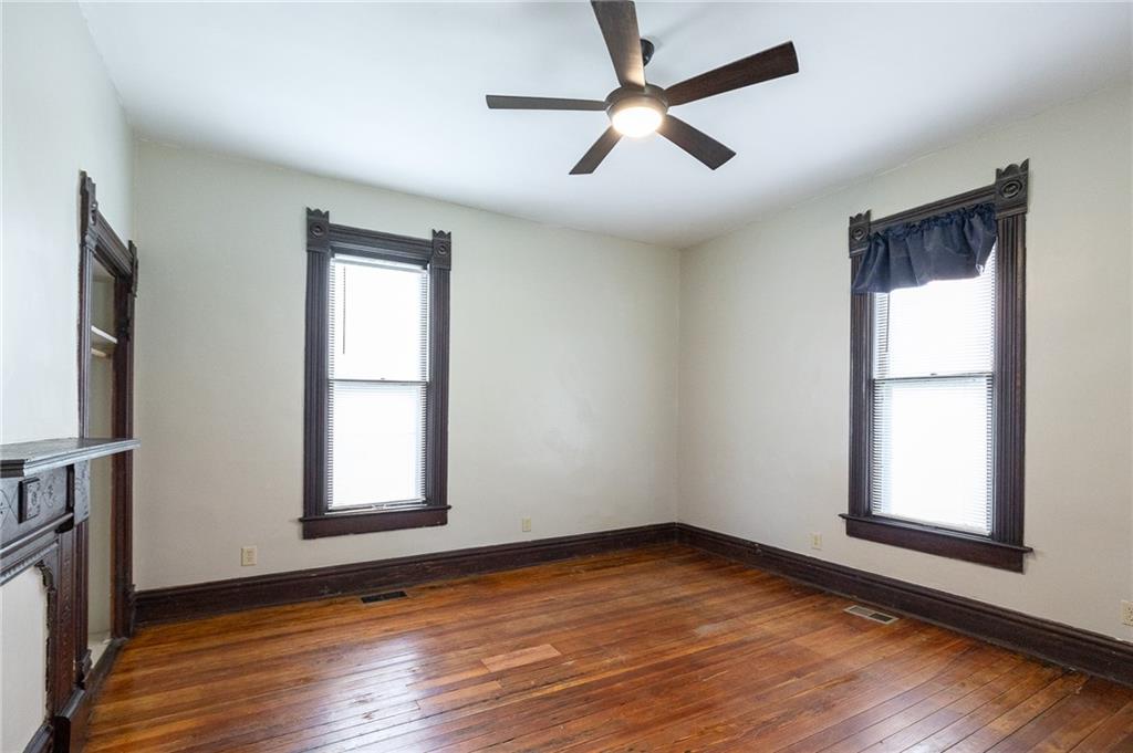 1919 South Street Property Photo 27