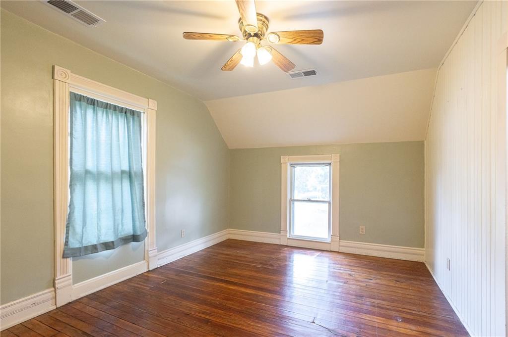 1919 South Street Property Photo 30