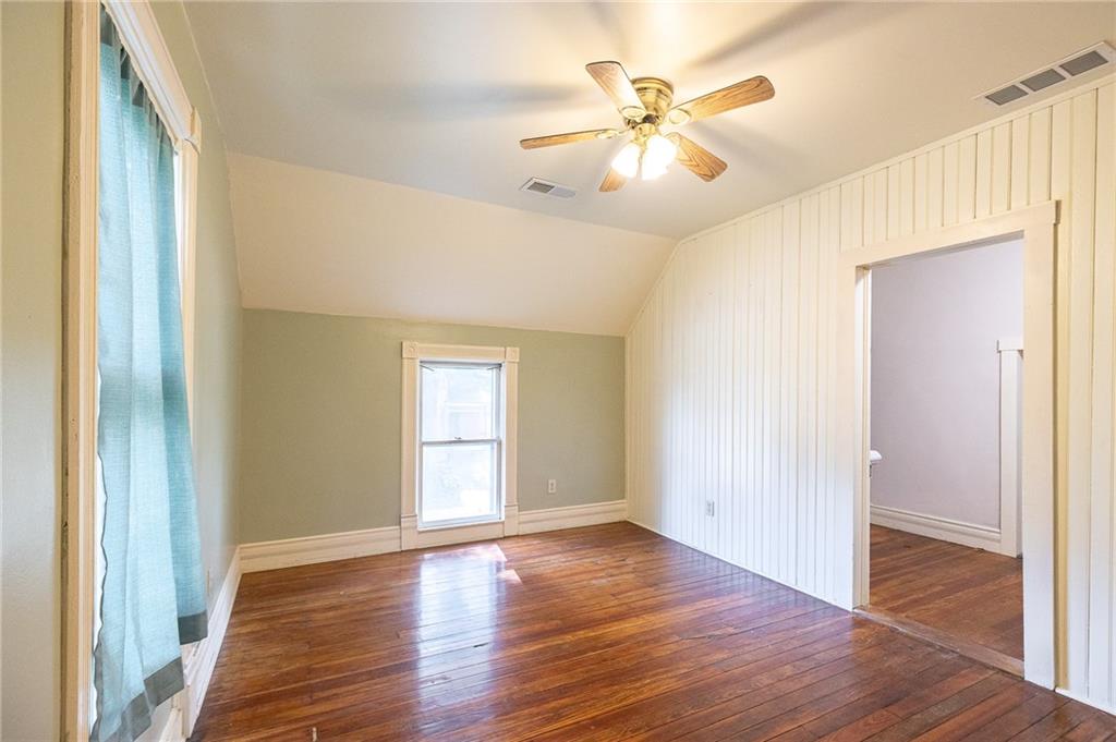 1919 South Street Property Photo 31