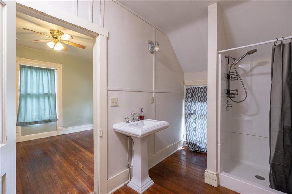 1919 South Street Property Photo 32