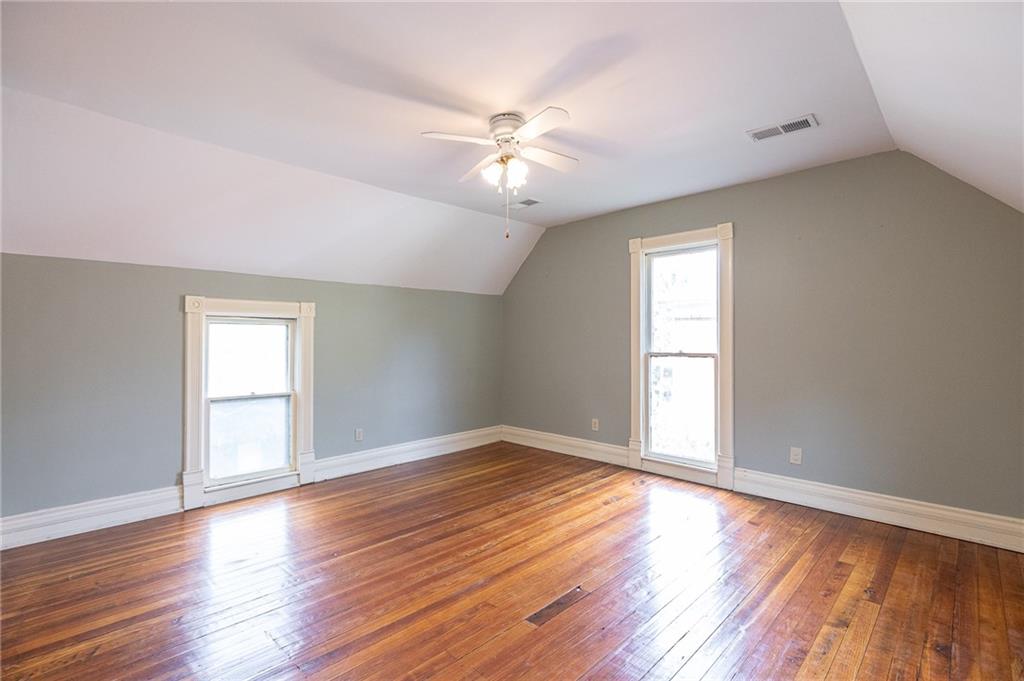 1919 South Street Property Photo 35