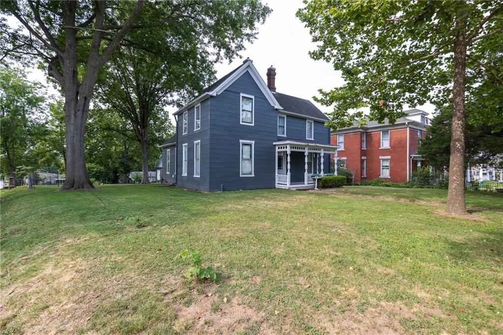 1919 South Street Property Photo 46