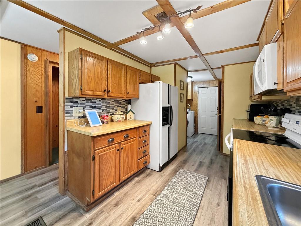 25072 Lynx Lane Property Photo 8