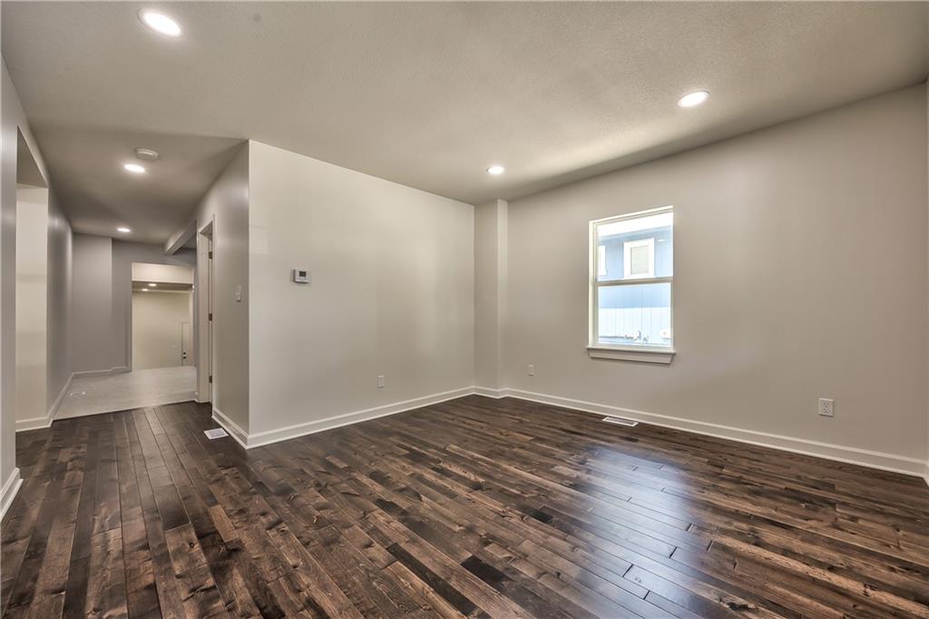 1426 S Home Avenue Property Photo 6