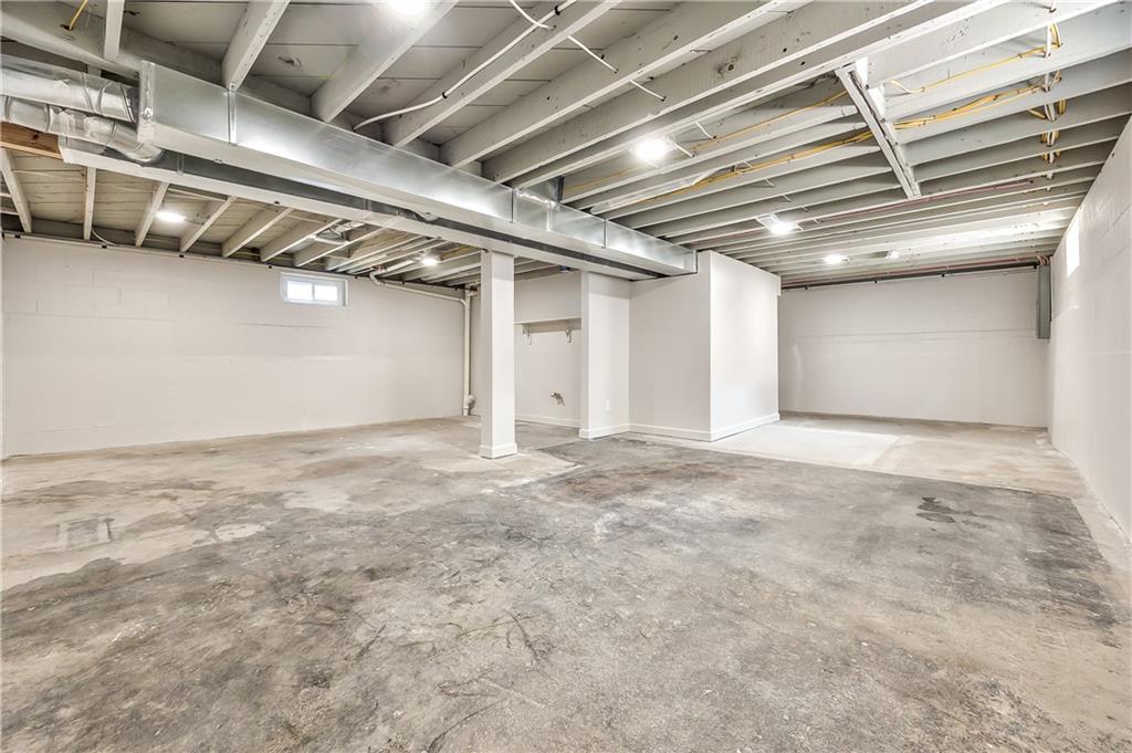 1426 S Home Avenue Property Photo 8