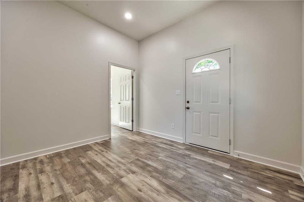 1426 S Home Avenue Property Photo 16