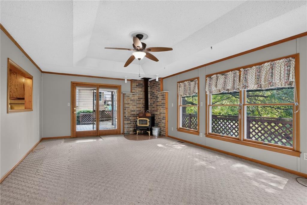 5823 N Ava Terrace Property Photo 6