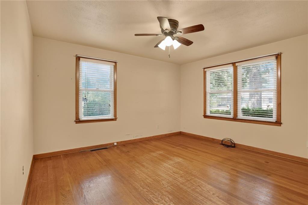 5823 N Ava Terrace Property Photo 8