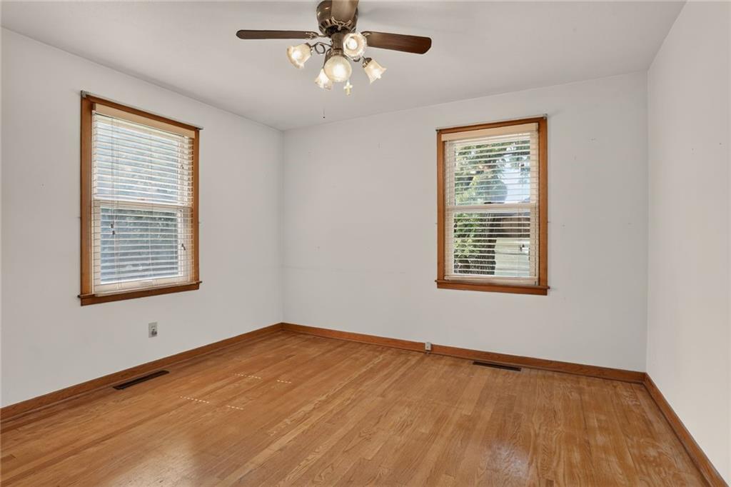 5823 N Ava Terrace Property Photo 10