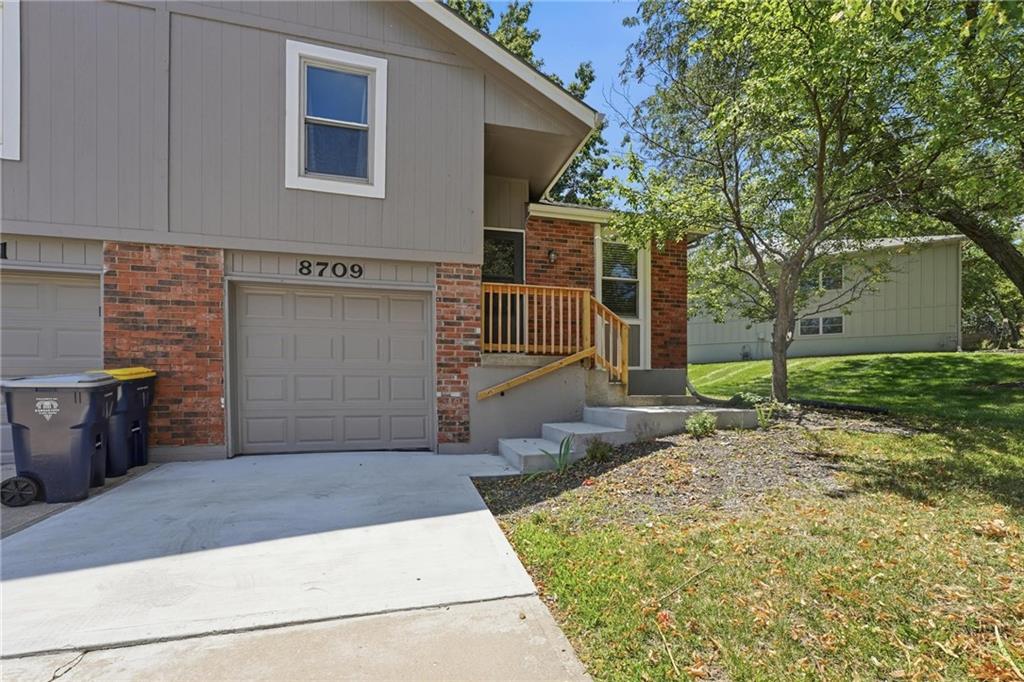 8709 N Hull Avenue Property Photo 1