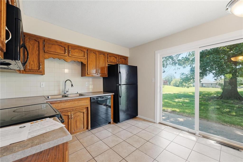 8709 N Hull Avenue Property Photo 4