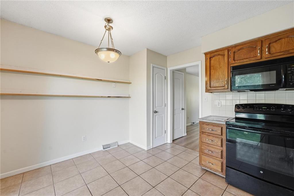 8709 N Hull Avenue Property Photo 6