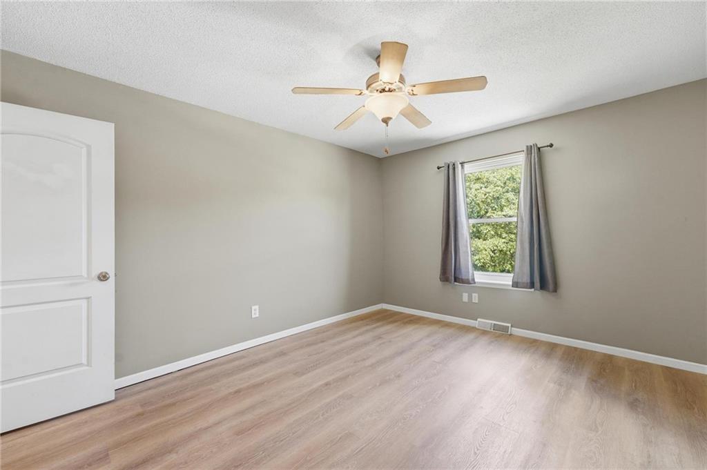 8709 N Hull Avenue Property Photo 7