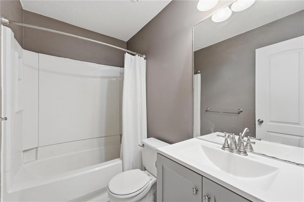 8709 N Hull Avenue Property Photo 9