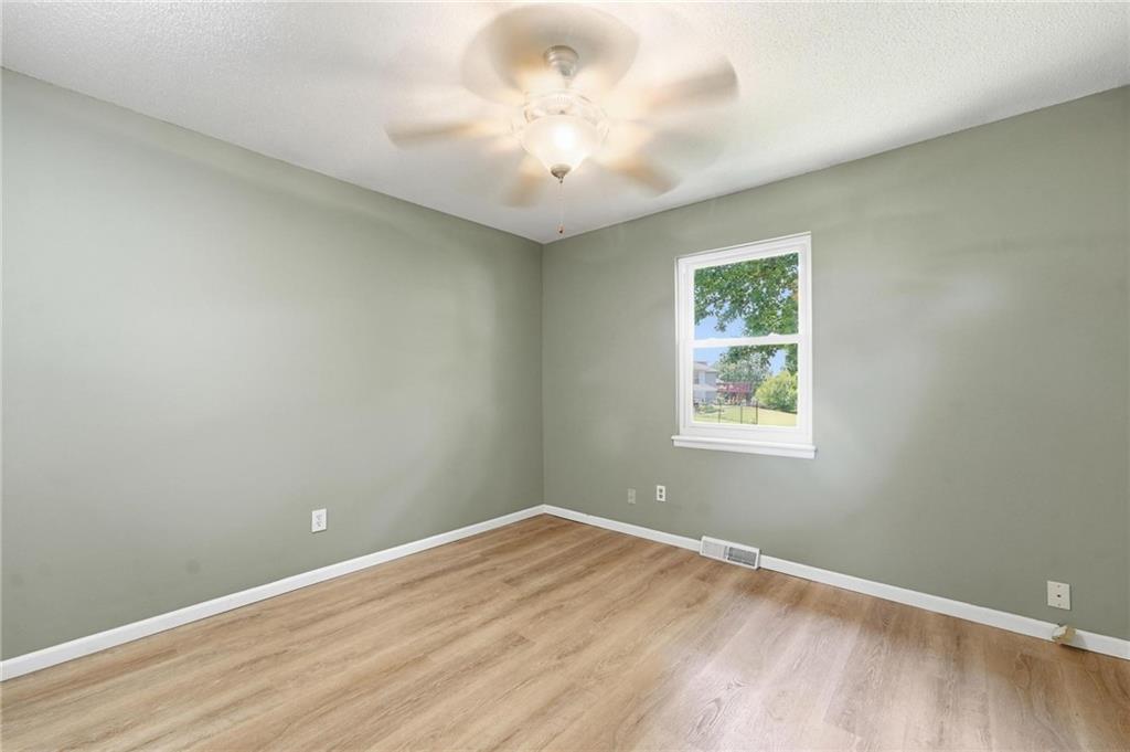 8709 N Hull Avenue Property Photo 10