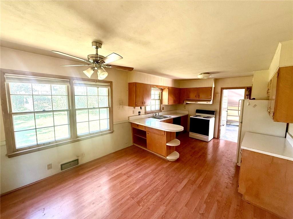 11812 E 48th Street Property Photo 4