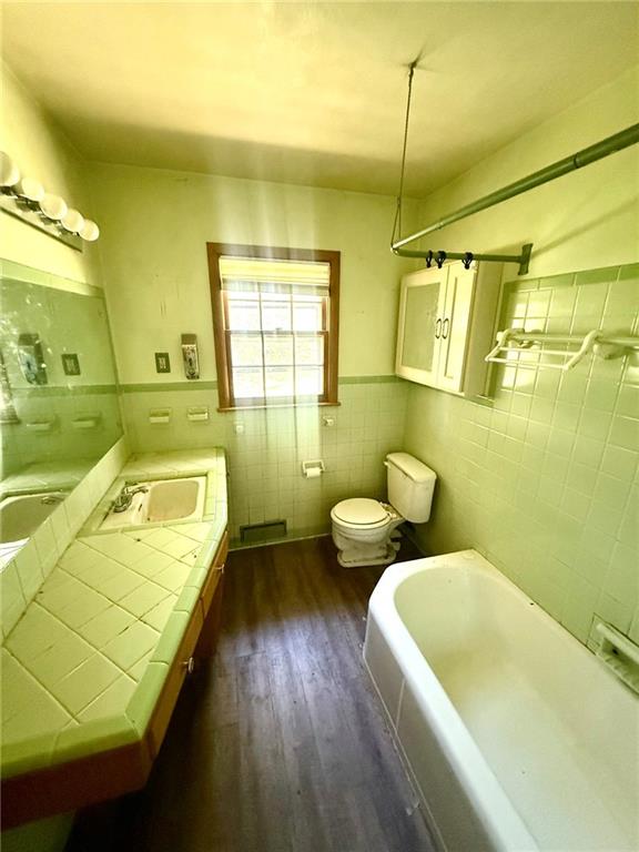 11812 E 48th Street Property Photo 5