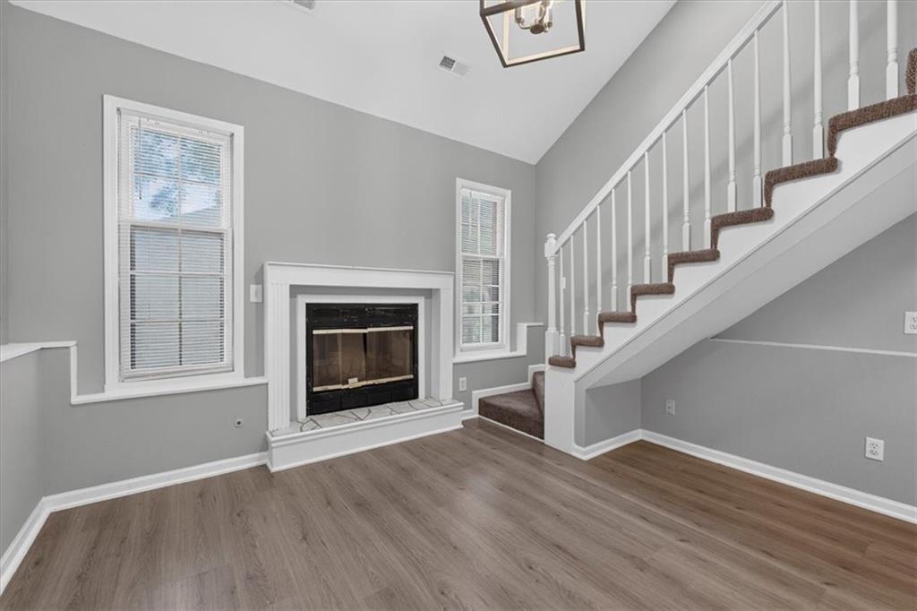 207 W North Avenue Property Photo 15