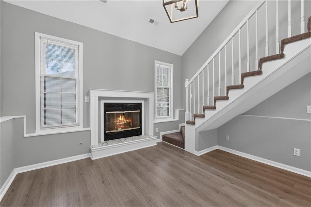207 W North Avenue Property Photo 16