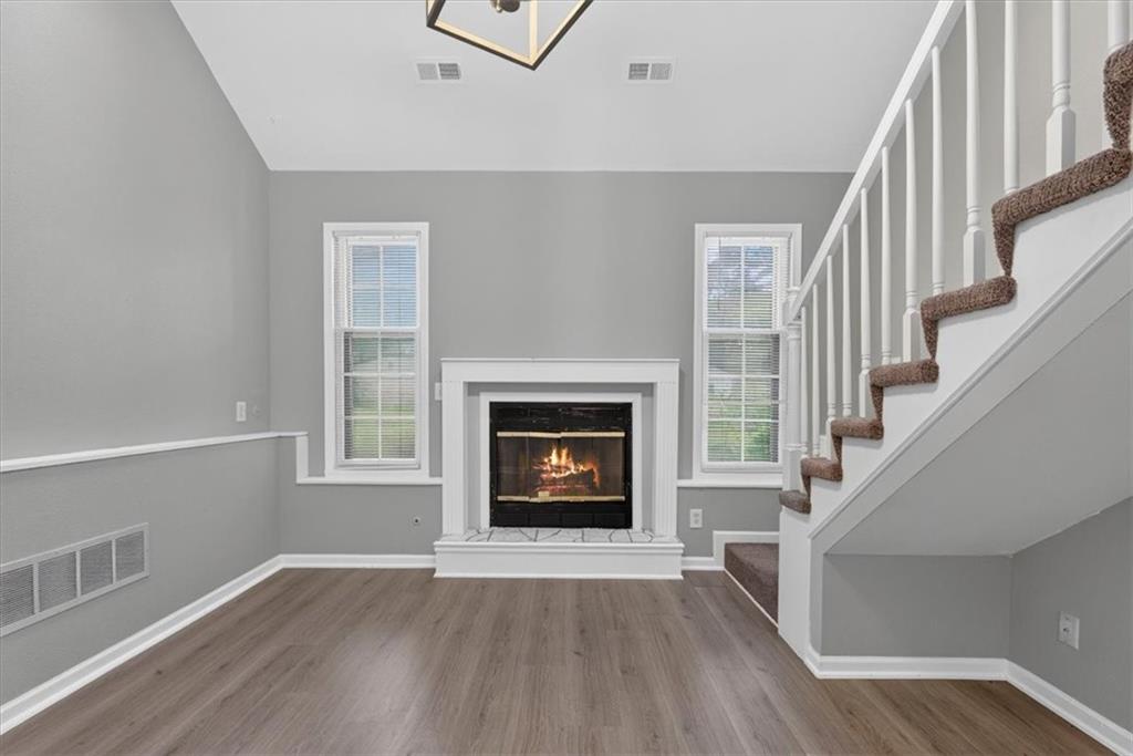 207 W North Avenue Property Photo 18