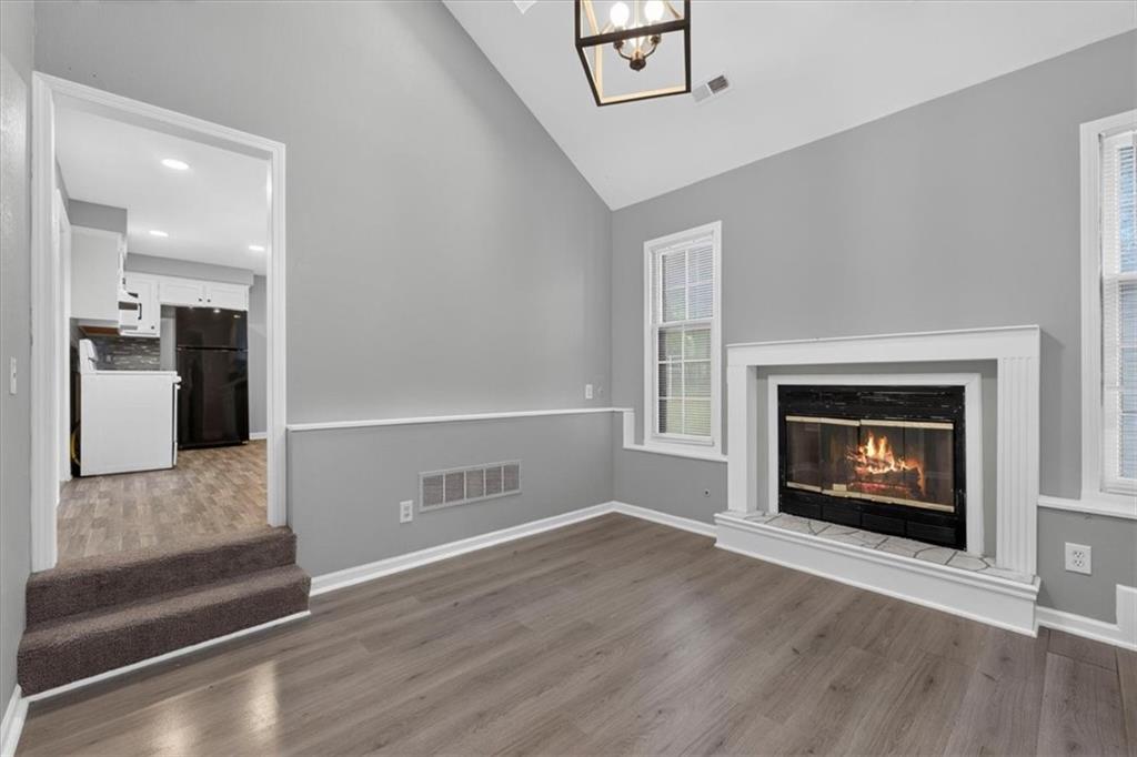 207 W North Avenue Property Photo 20