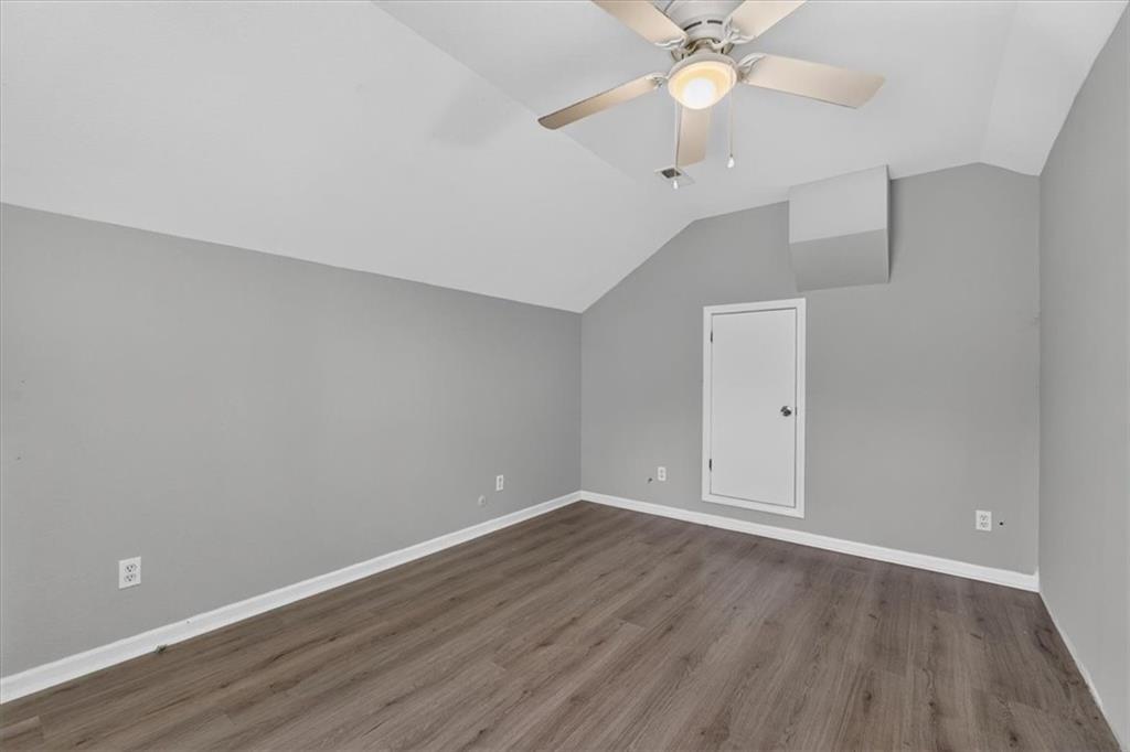 207 W North Avenue Property Photo 23