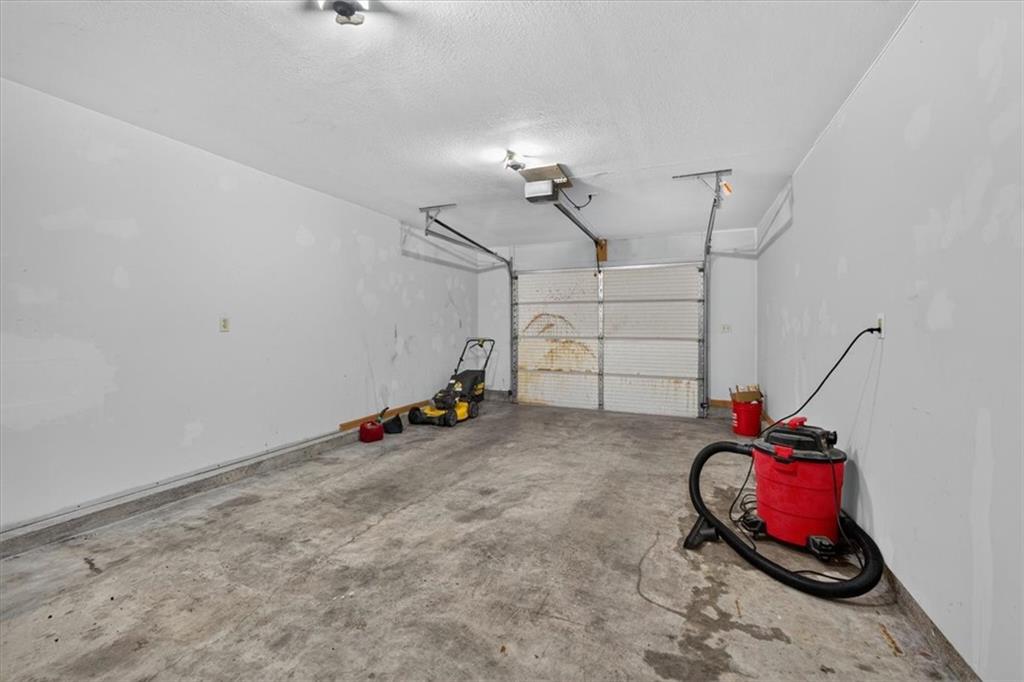 207 W North Avenue Property Photo 27