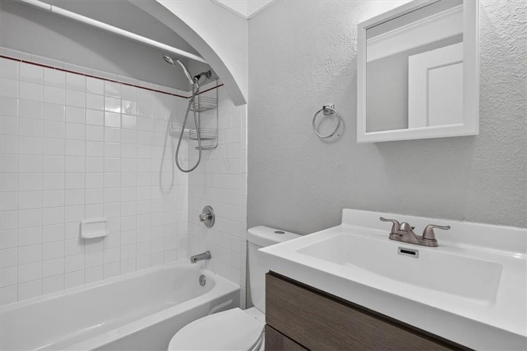 207 W North Avenue Property Photo 35