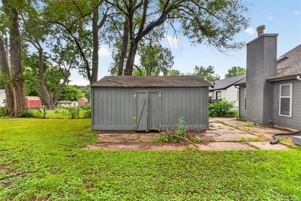 207 W North Avenue Property Photo 41