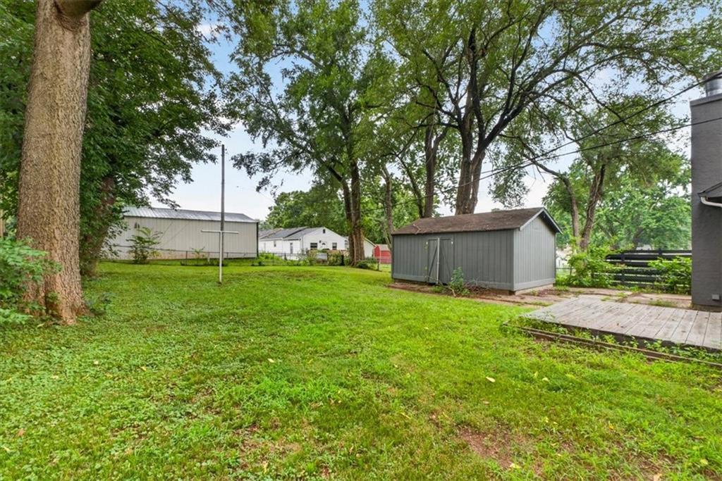 207 W North Avenue Property Photo 44