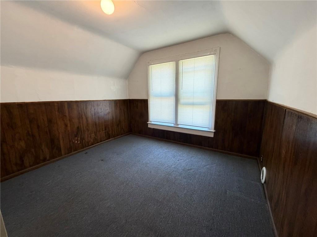 4619 E 8th Street Property Photo 6