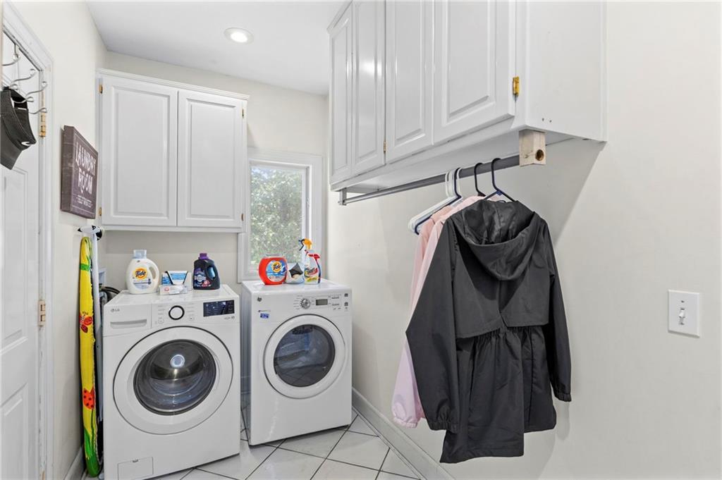 5253 W 215th Street Property Photo 25