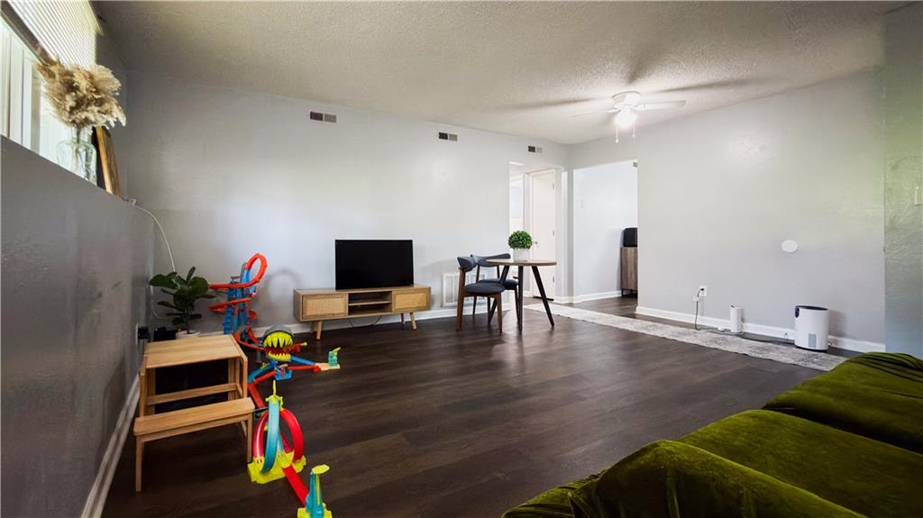 704 Ne Ball Drive Property Photo 4