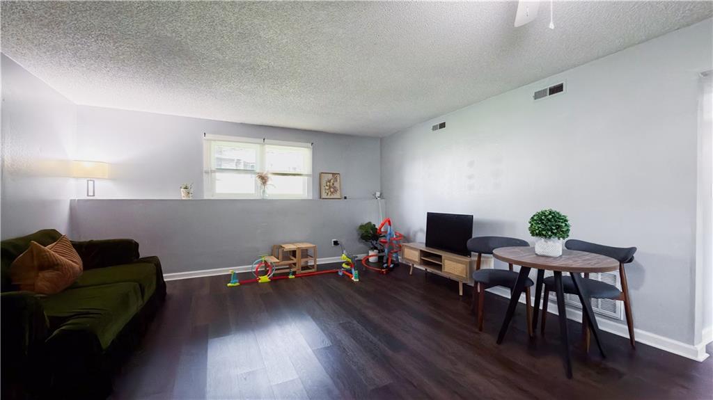704 Ne Ball Drive Property Photo 5