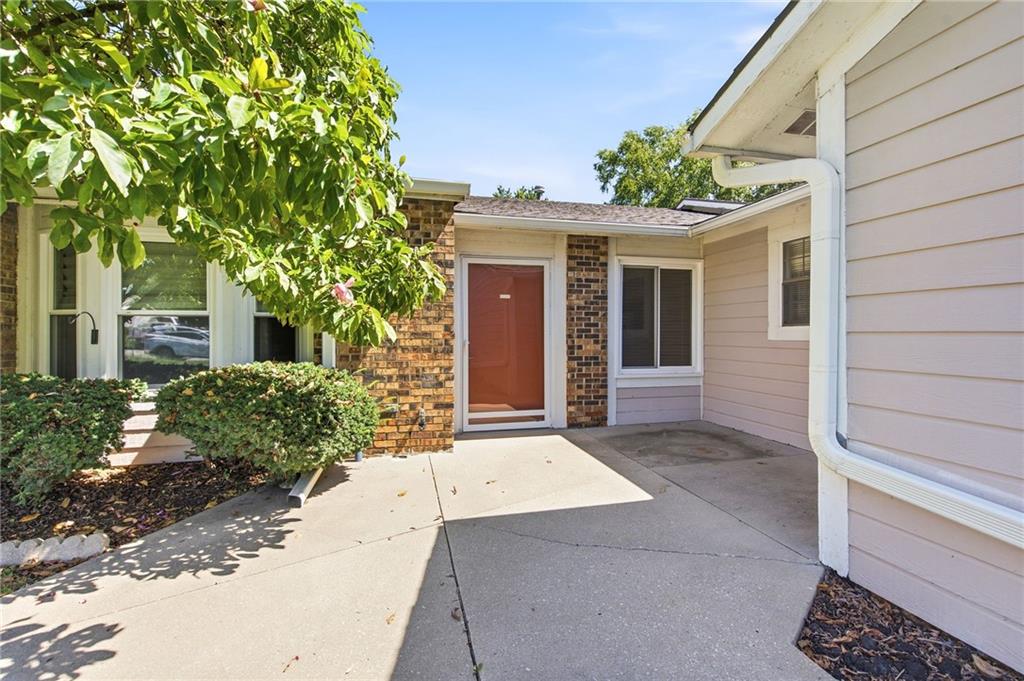 1314 W Jenkins Boulevard Property Photo 1
