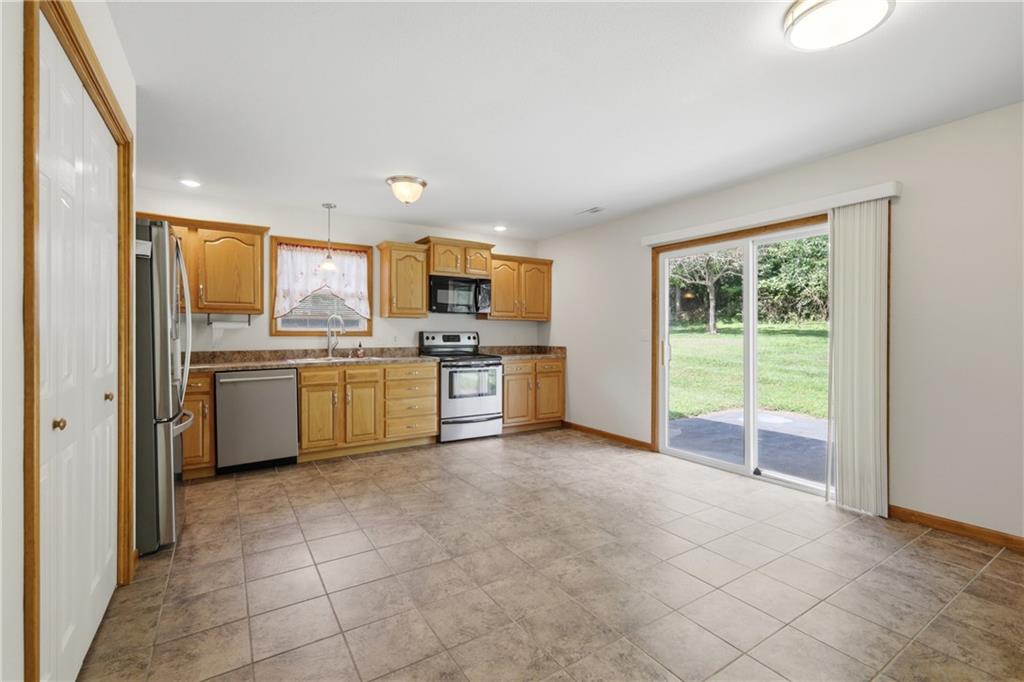 392 Hazelwood Drive Property Photo 6