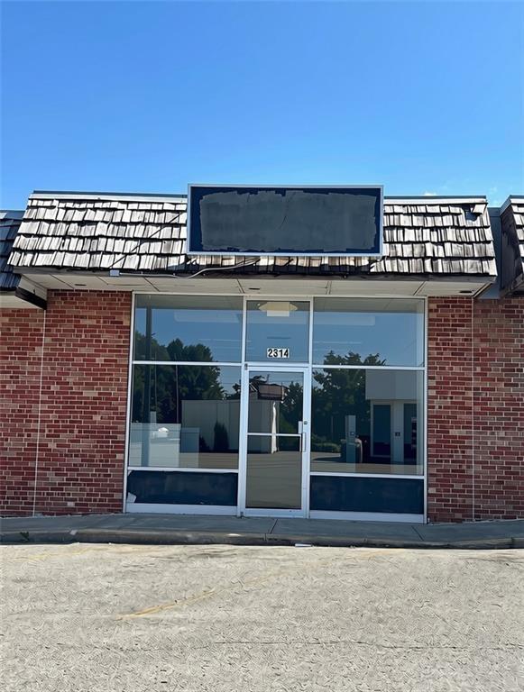 2314 N Belt Highway Property Photo 1
