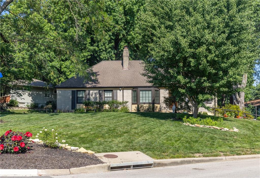 4934 Howe Drive Property Photo 2